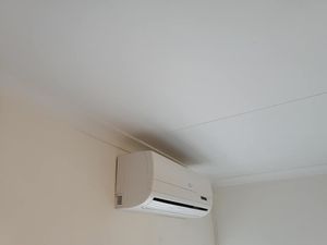 Heat pump unit properly wired and installed with clean cable routing